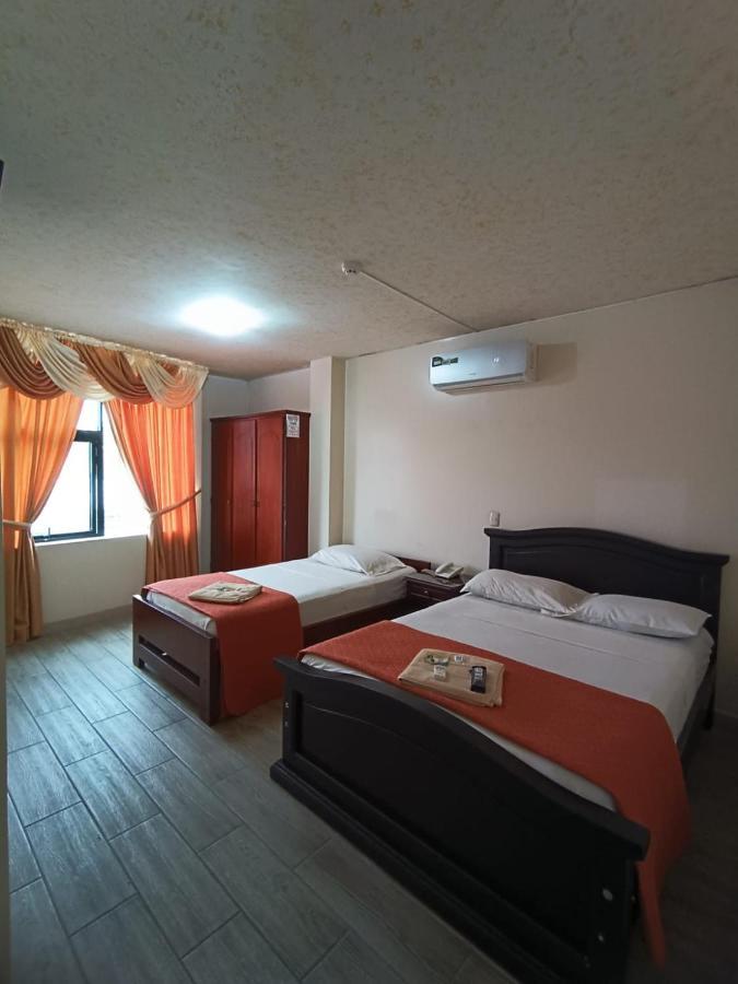 Hotel Quezada Hermanos Santo Domingo de los Colorados Luaran gambar