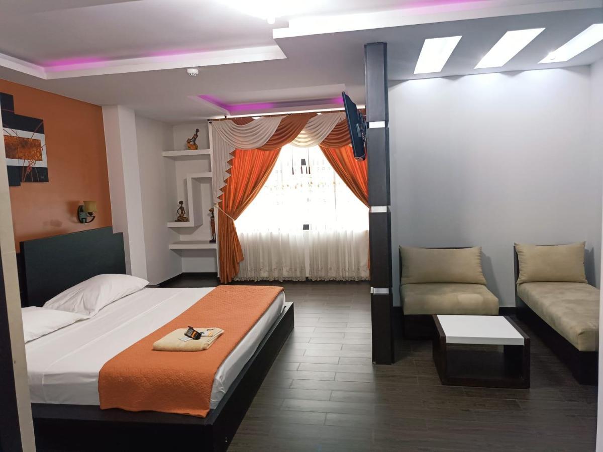 Hotel Quezada Hermanos Santo Domingo de los Colorados Luaran gambar