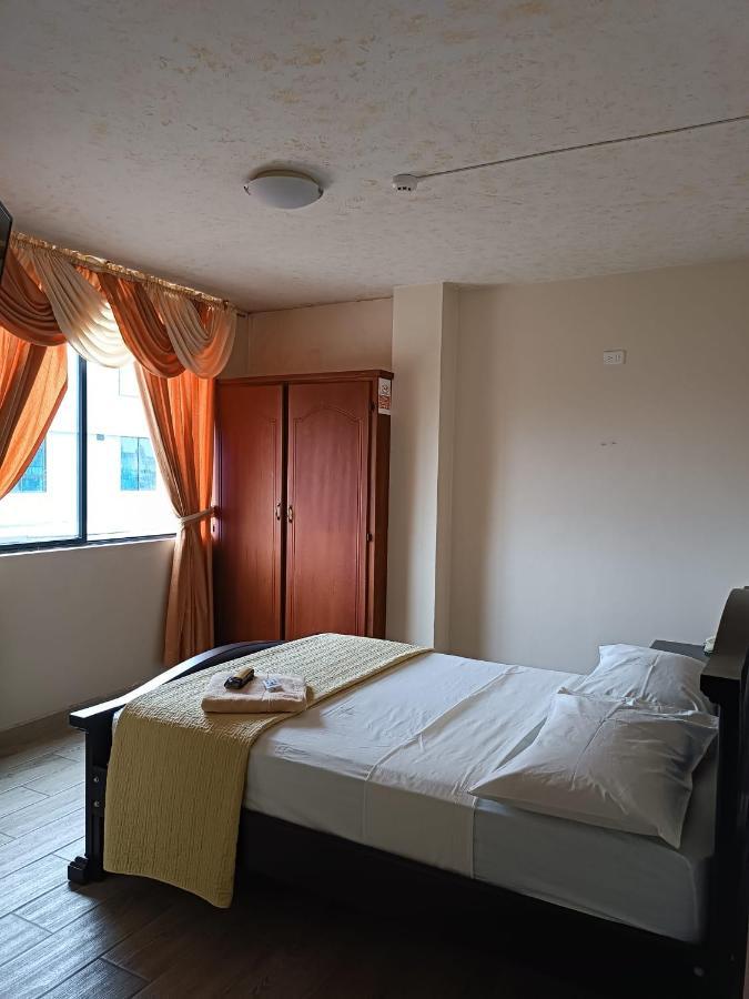 Hotel Quezada Hermanos Santo Domingo de los Colorados Luaran gambar