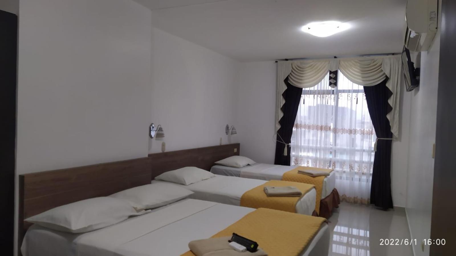 Hotel Quezada Hermanos Santo Domingo de los Colorados Luaran gambar