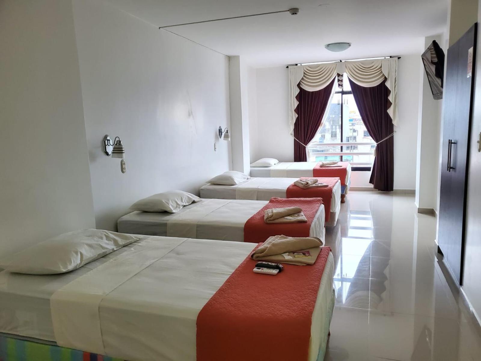 Hotel Quezada Hermanos Santo Domingo de los Colorados Luaran gambar